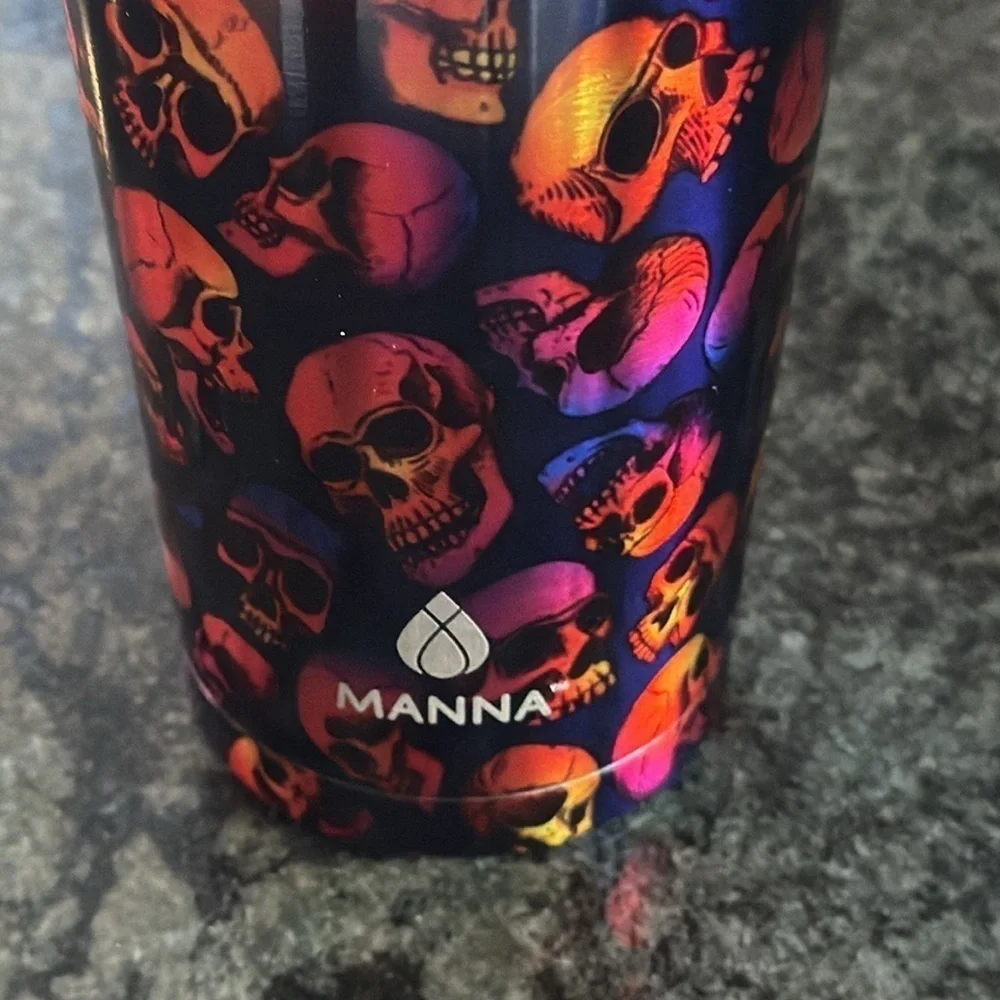 Manna chilly holographic skull tumbler
